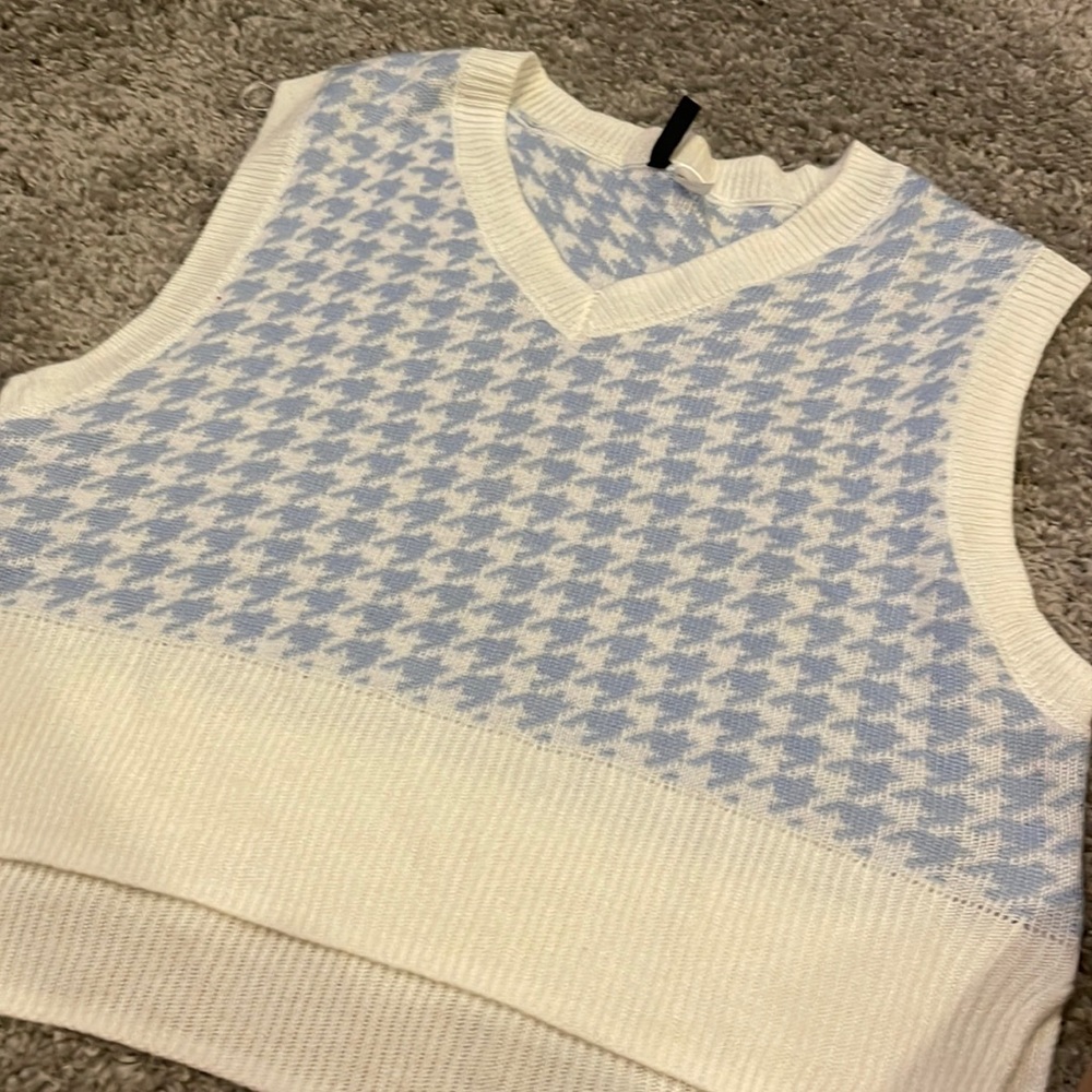 Sweater vest